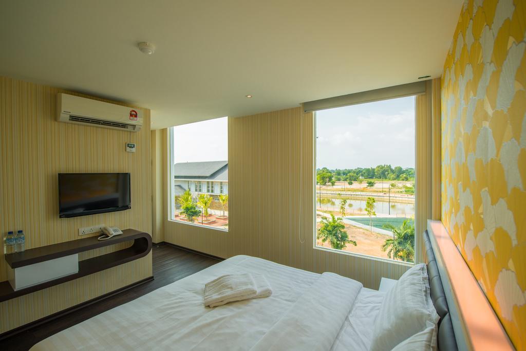 Riverfront Sentral Hotel Malacca Esterno foto