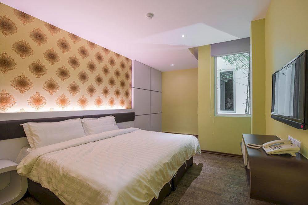 Riverfront Sentral Hotel Malacca Esterno foto